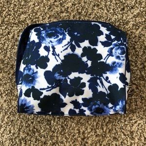 Estee Lauder makeup bag